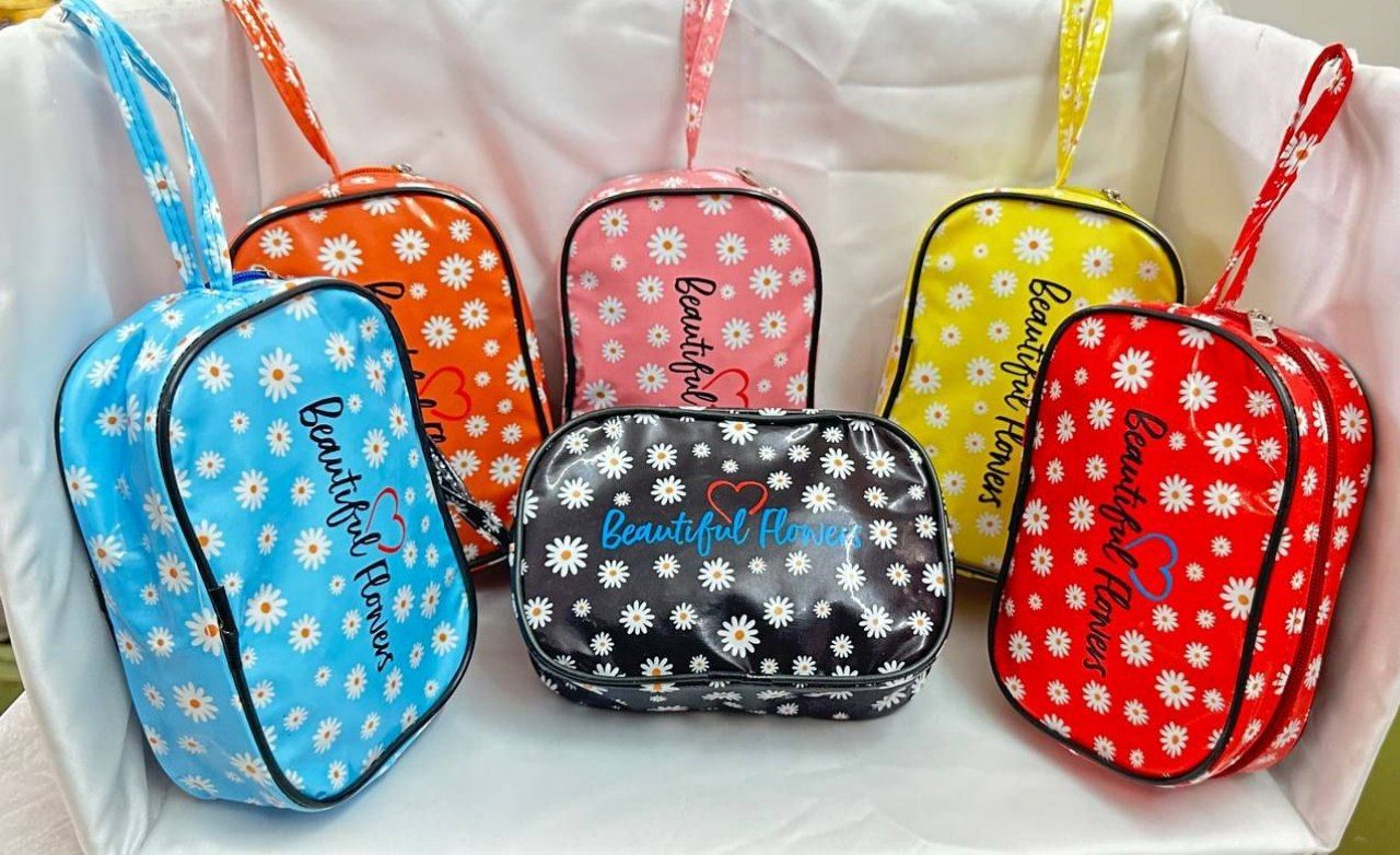 کیف آرایشی بابونه