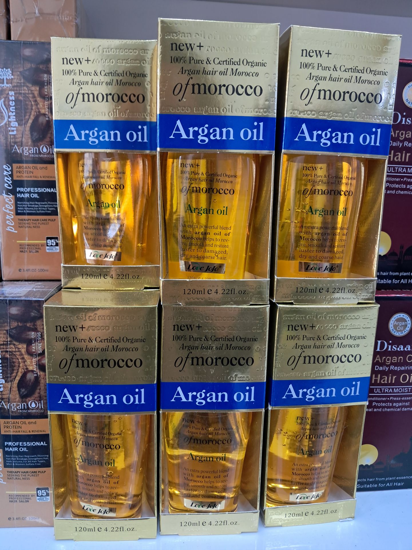 روغن آرگان مراکشی لاو جوجو   ✅️ویژگی های مهــــم ✅️نوع عصاره : آرگان ✅️ترکیبات : بدون الکل ✅️سازگار با موهای : آسیب دیده-التهاب و شوره-خشک-رنگ شده- شکننده-فر- کودکان-نازک- وزدار ✅️آبرسان و نرم کننده مو ✅️آنتی اکسیدان و بازسازی کننده ✅️براق کننده و ترمیم کننده ✅️تغذیه کننده و تقویت کننده ✅️