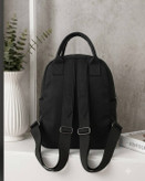 🆔 شناسه: `27` 💎 نام: ** 🎒 کوله زارا ** 🦋 جنس: نانسی درجه یک 📏 یک کولهی شیک، جادار و فوقالعاده باکیفیت که برای هر موقعیتی عالیه! 😍 🦋· جنس نانسی خارجی با کیفیت بالا 🦋· آستر خارجی تمیز و بادوام 🦋· بندهای محکم و قابل تنظیم برای حمل راحت 🦋. مناسب دانشگاه ،مدرسه و محیط کار ✅· ابعاد: ۳۶ × ۲۸ × ۱۲ سانتیمتر ✅ ارسال: 7روز کاری بعد از ثبت #کوله_زارا #کوله_جادار #کوله_زنانه #کیف_کوله_شیک 🖌 رنگ بندی: مشکی کامل - شتری 👨👩👧👦 سایزها: 00 💰