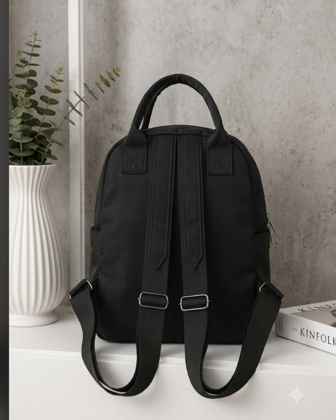 🆔 شناسه: `27` 💎 نام: ** 🎒 کوله زارا ** 🦋 جنس: نانسی درجه یک 📏 یک کولهی شیک، جادار و فوقالعاده باکیفیت که برای هر موقعیتی عالیه! 😍 🦋· جنس نانسی خارجی با کیفیت بالا 🦋· آستر خارجی تمیز و بادوام 🦋· بندهای محکم و قابل تنظیم برای حمل راحت 🦋. مناسب دانشگاه ،مدرسه و محیط کار ✅· ابعاد: ۳۶ × ۲۸ × ۱۲ سانتیمتر ✅ ارسال: 7روز کاری بعد از ثبت #کوله_زارا #کوله_جادار #کوله_زنانه #کیف_کوله_شیک 🖌 رنگ بندی: مشکی کامل - شتری 👨👩👧👦 سایزها: 00 💰