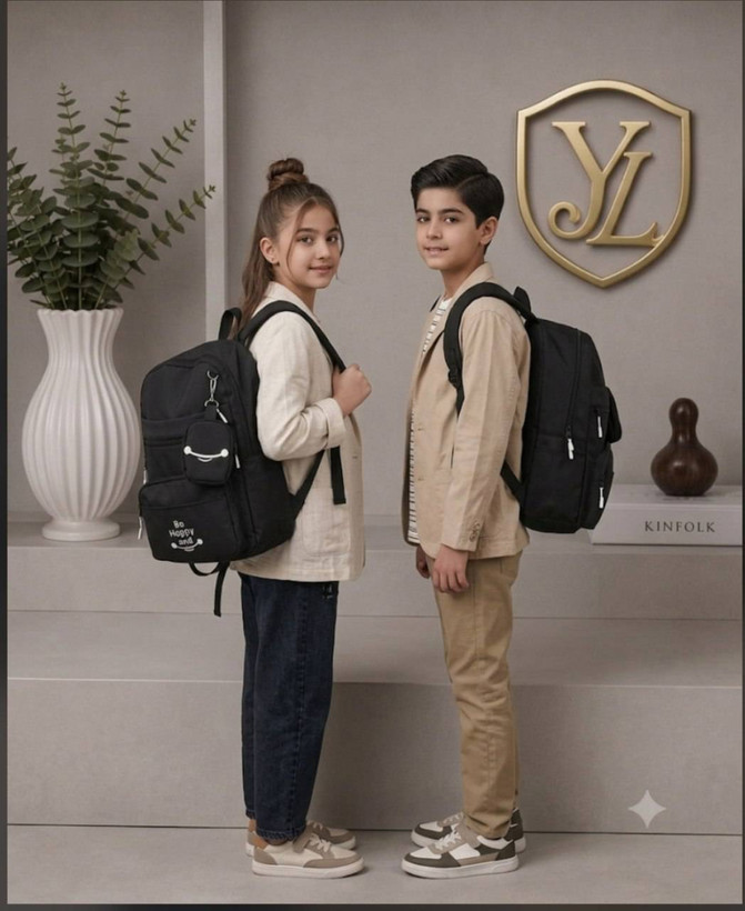 🆔 شناسه: `15` 💎 نام: ** 🎒 کوله دو تکه Happy ** 🦋 جنس: نانسی صدفی 📏 با یه کولهی جادار و باکیفیت که هر چیزی رو مرتب و راحت باهات همراه میکنه! ✨ 🦋· دو تکه (کیف اصلی + یک کیف کوچک جدا) 🦋· دارای ۶ جیب داخلی و ۳ جیب خارجی برای نظم کامل 🦋· استر دوزی خارجی با کیفیت 🦋· زیپ و سرزیپ روان و باکیفیت 🦋· پشت و بندها ابرگذاری شده برای راحتی بیشتر 🦋· دارای عرقگیر 🦋· دوخت محکم و تمیز ✅ ابعاد: ۲۰ × ۳۰ × ۴۲ سانتیمتر ✅ ارسال:7 روز کاری بعد از ثبت سفارش #کوله_دو_تکه #کوله_جادار #کوله_دانشجویی #کیف_کوله_شیک #مد_کاربردی 🖌 رنگ بندی: مشکی 👨👩👧👦 سایزها: 00 💰