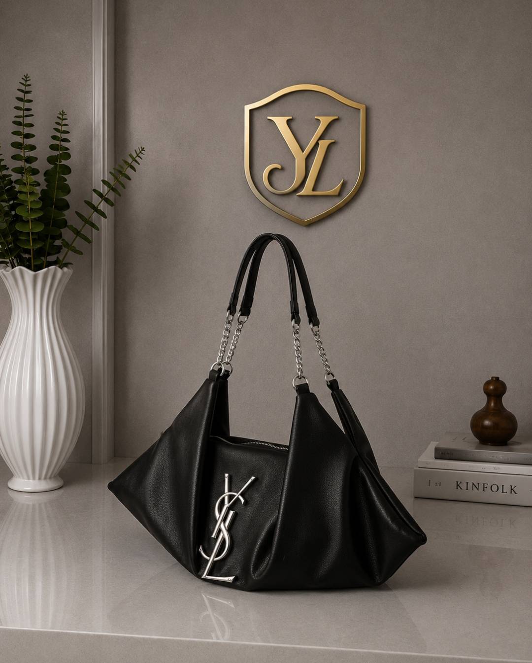 🆔 شناسه: `46` 💎 نام:  ** کیف ترند YSI ✨ **  🦋 جنس: شرانگ ریز وارداتی 📏 جادار و شیک مخصوصا خانم های لاکچری 🦋یه انتخاب حرفه‌ای 🦋 زیپ و یراق‌ درجه یک 🦋 آستر خارجی باکیفیت 🦋دوخت تمیز ✅ابعاد: ۴۳ × ۲۸ سانتیمتر ✅🚀 ارسال فعلا 7 روز کاری بعد ثبت کیف_ترند #کیف_شیک #کیف_جادار #مد_روز 🖌 رنگ بندی: مشکی 👨‍👩‍👧‍👦 سایزها: 00 💰