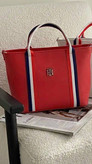 🆔 شماره محصول: `9` 💎 نام: ** کیف تامی دوخط وسط👜✨ ** 🦋 جنس: خارجی 📏 ترند از برند محبوب تامی، شکیل و جادار! 😍 🦋· یراقآلات درجه یک و رنگثابت 🦋· آستر خارجی باکیفیت و مقاوم 🦋· طراحی شیک و کاربردی، مناسب استفاده روزمره و اداری ✅📏 ابعاد: 21*30سانتیمتر ✅ ارسال: ۵ روز کاری بعد از ثبت سفارش 🦋یک انتخاب ترند و خوشاستایل برای خانمهای خوشسلیقه! 💫 #کیف_تامی #کیف_ترند #کیف_جادار #کیف_شیک_زنانه #ارسال_7روزه بعداز ثبت🖌 رنگ بندی: مشکی - قهوه ای - سرمه ای - قرمز 👨👩👧👦 سایزها: 00 💰